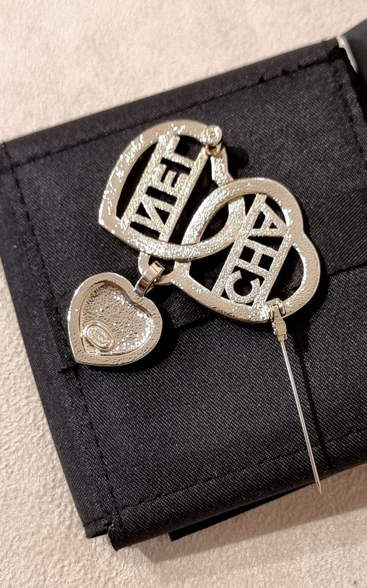 Chanel 3 Crystal Hearts Brooch-photo-1