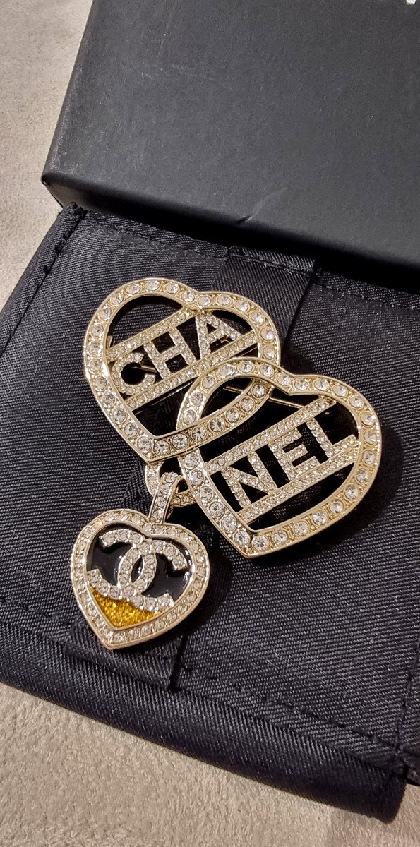 Chanel Broche 3 Coeurs Cristal