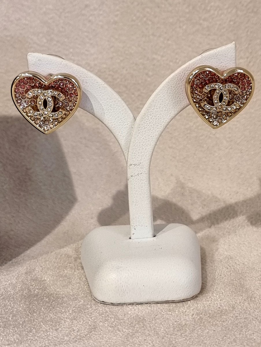 Chanel Pair Of Crystal Heart Earrings-photo-3