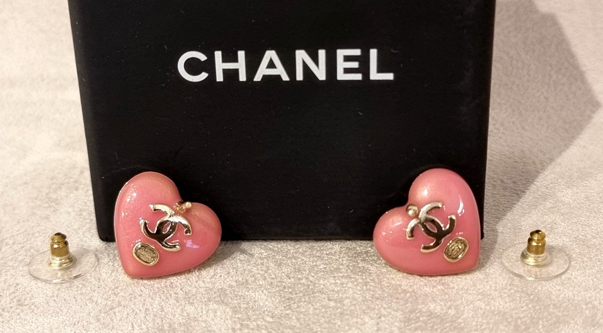 Chanel Pair Of Crystal Heart Earrings-photo-4