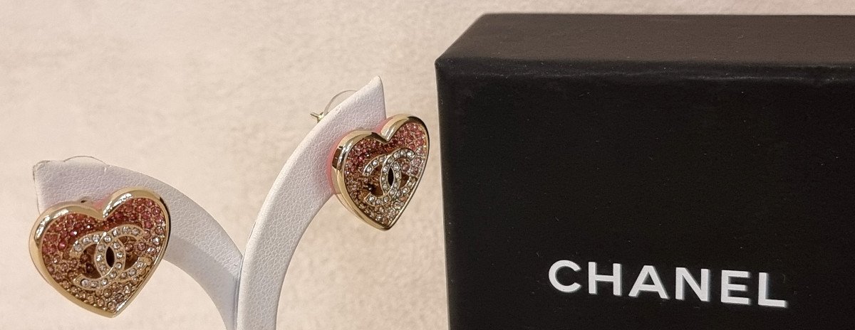 Chanel Pair Of Crystal Heart Earrings-photo-2