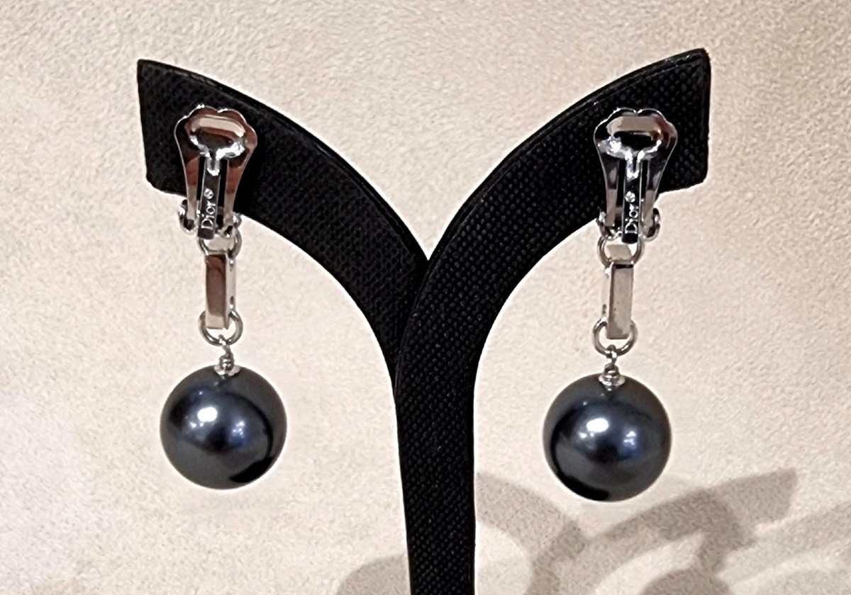 Christian Dior Pair Of Dangling Ear Clips -photo-4