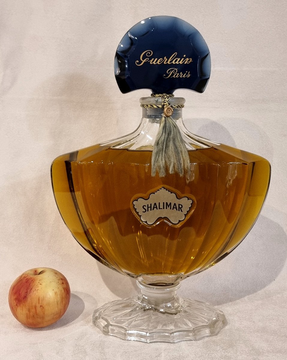 Guerlain Shalimar Giant Perfume Bottle -photo-3