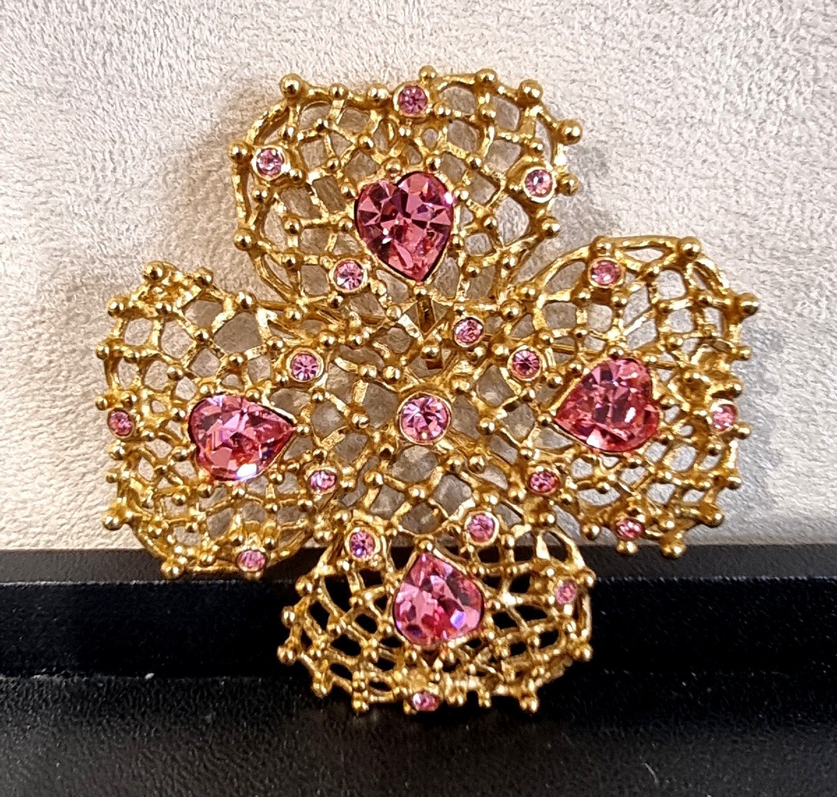 Ysl Yves Saint Laurent Important Gold Metal And Pink Crystal Pendant Brooch-photo-1