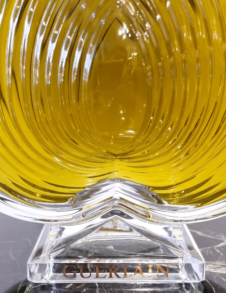 Guerlain Chamade Giant Bottle -photo-1