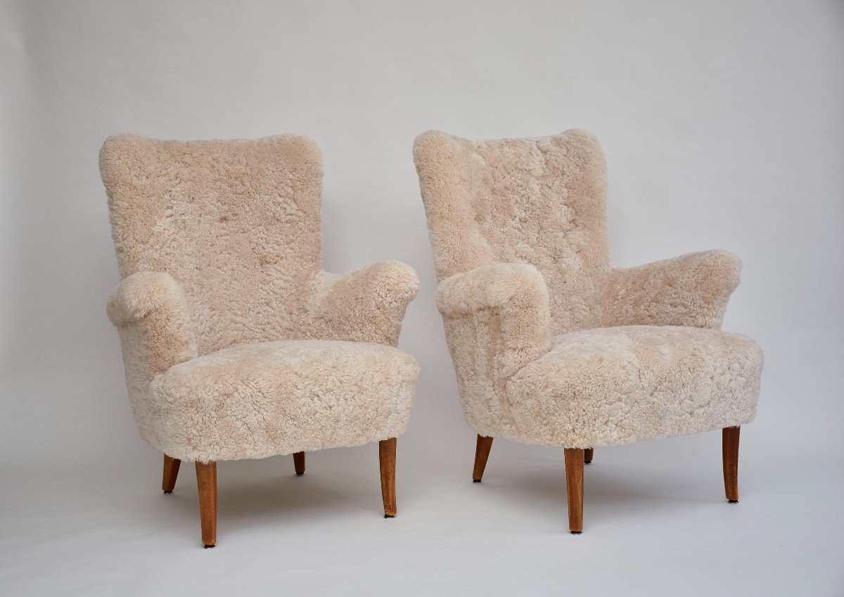 Pair Of  Scandinavian Modern Armchairs 'stora Furulid'  In Soft Sheepskin By Carl Malmsten-photo-2