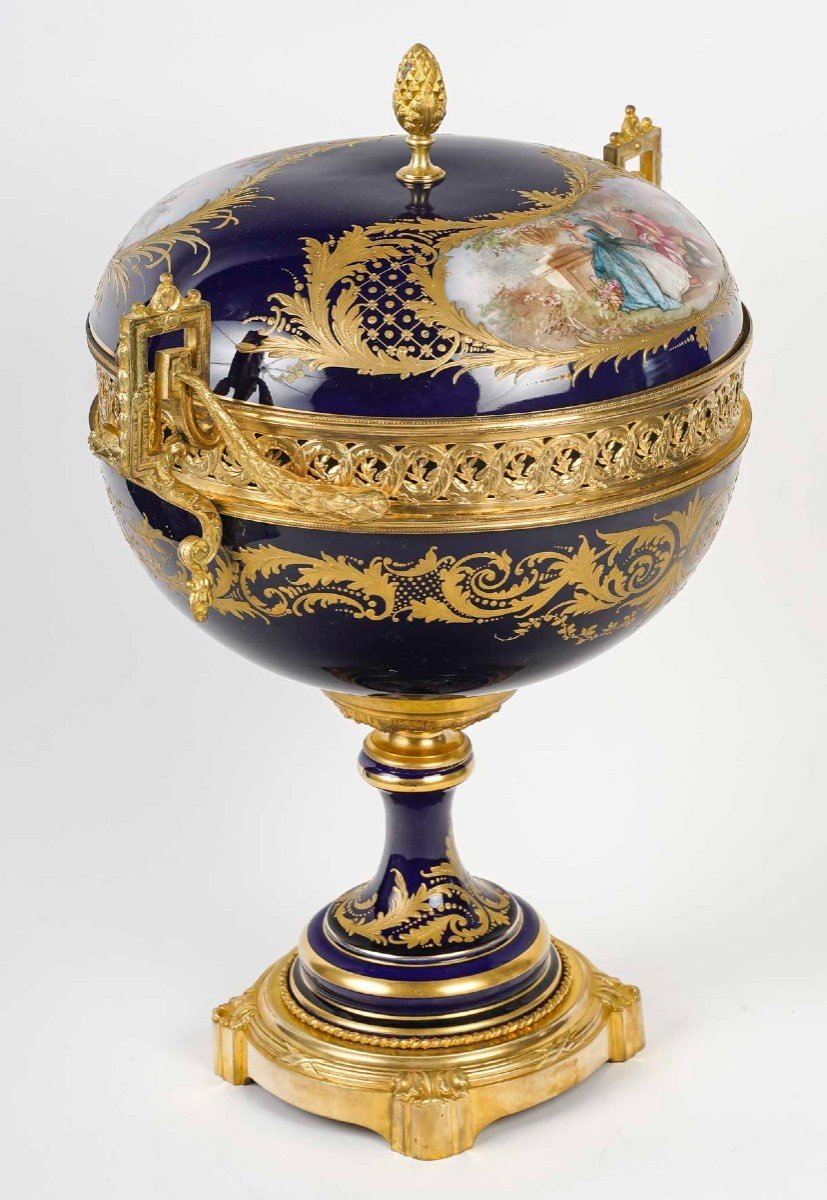 Sevres - Important Porcelain Mounted Covered Cup With Gallant Subject, Circa 1880-photo-3