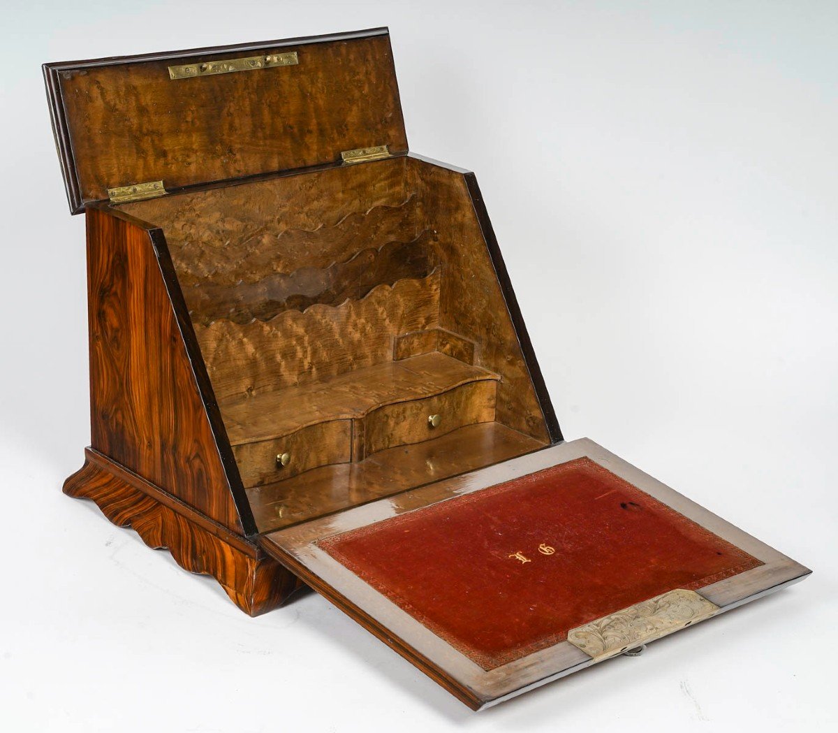  Harmonious Writing Box In Inlaid Rosewood And Thuja From The 19th Century.