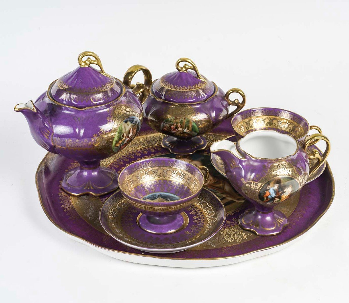 Vienne- Porcelain Tête-à-tête With Historiated Polychrome Decor On A Purple And Gold Background.-photo-2