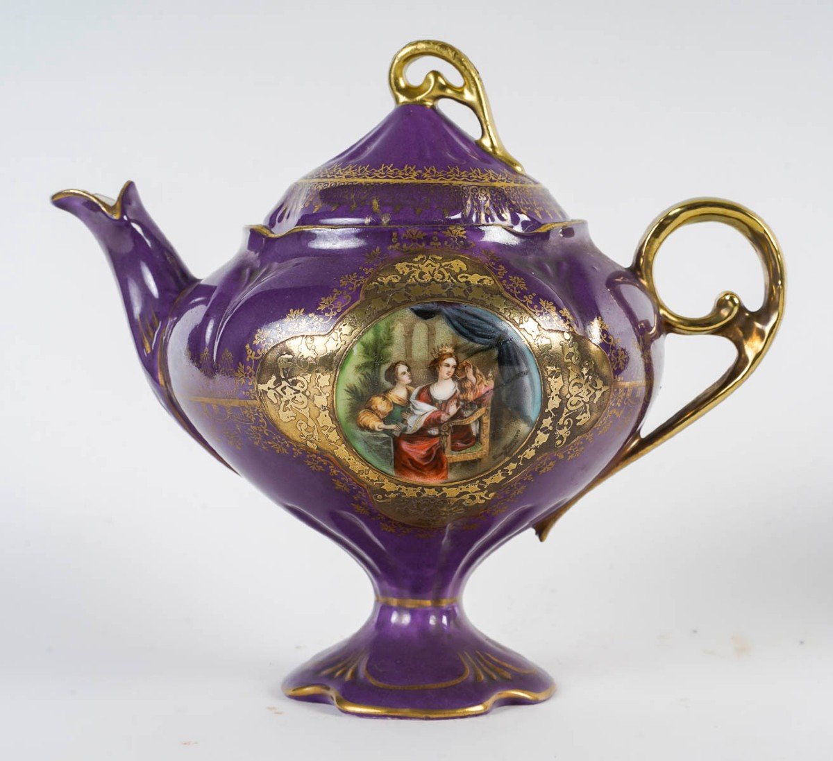 Vienne- Porcelain Tête-à-tête With Historiated Polychrome Decor On A Purple And Gold Background.-photo-2