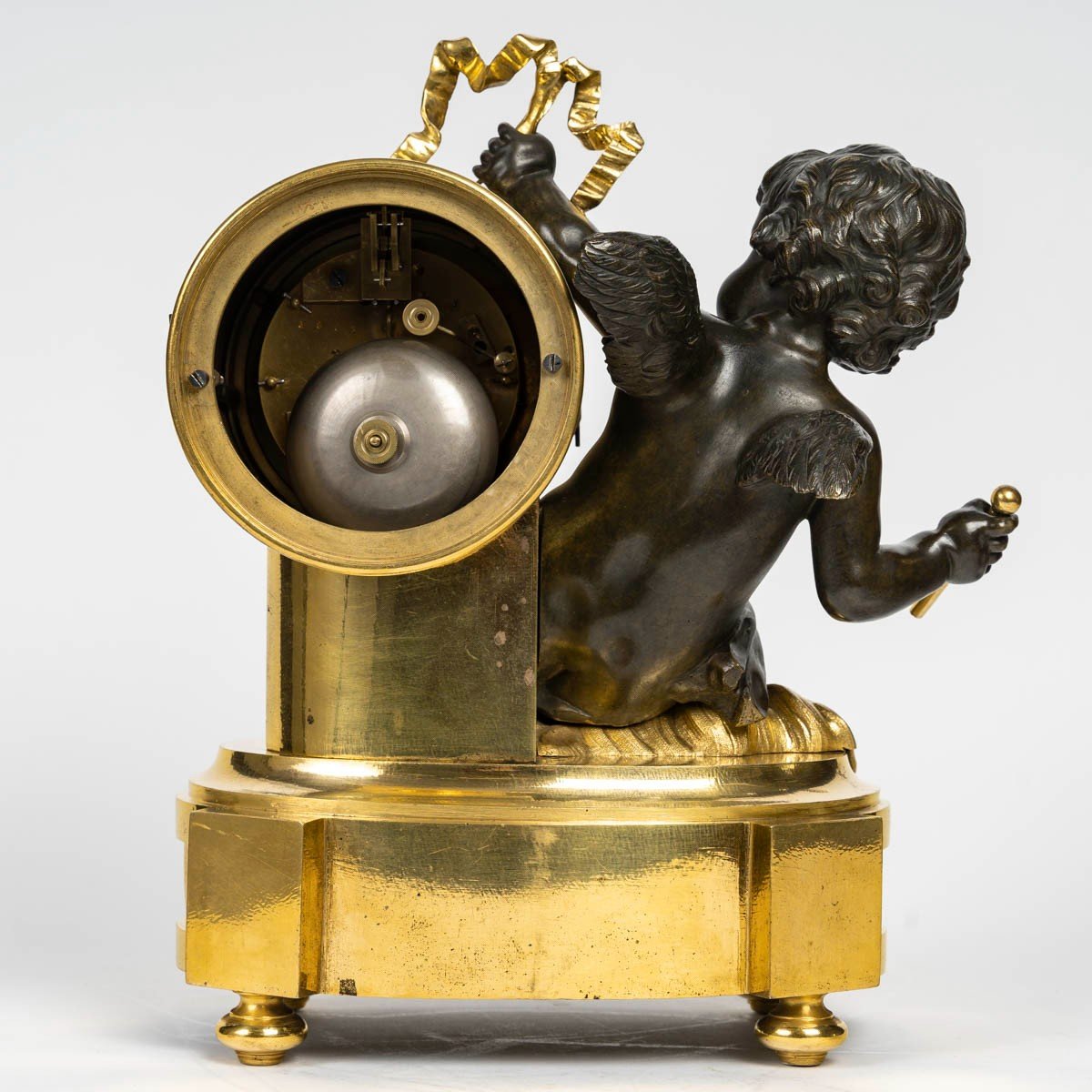 BEURDELEY Fils, à Paris- Pendule en bronze doré et patiné au Putto Tambourinaire, circa 1880-photo-3