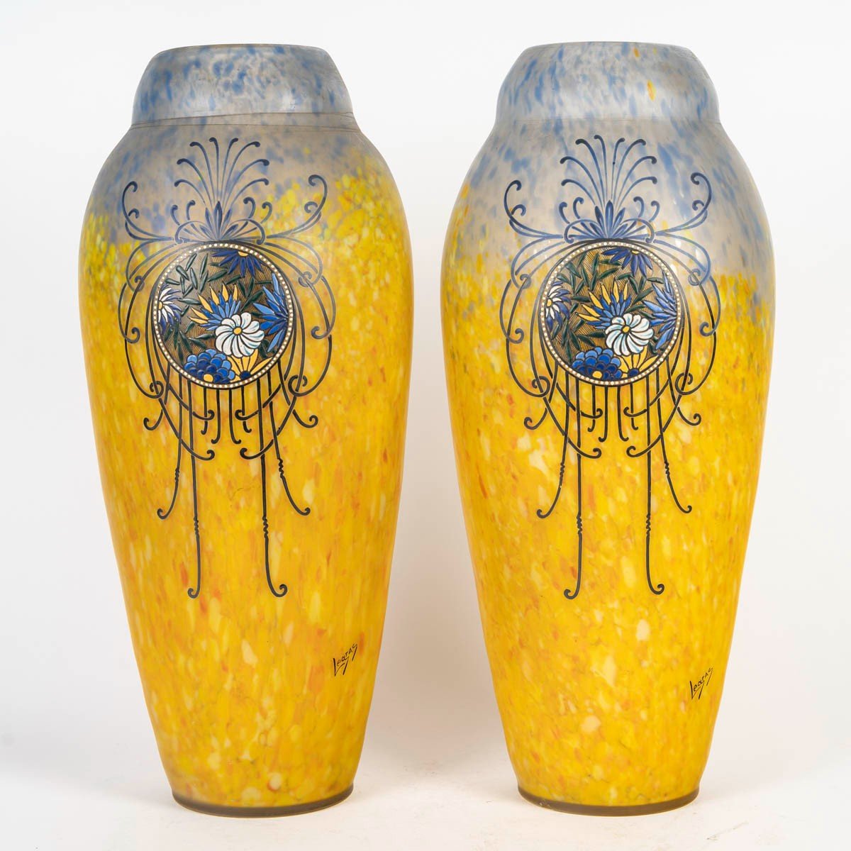 Legras-"printania", Paire De Vases à Décor Floral Sur Fond Marmoréen. Modèle Créé Vers 1910 