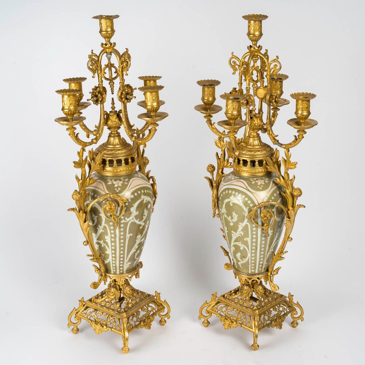 Paire De Vases - Candélabres En Bronze Doré Et Porcelaine Céladon d'Epoque Napoléon III-photo-2