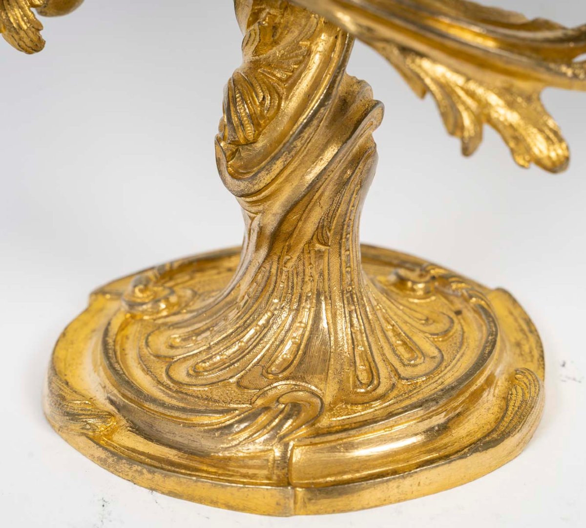  Bouts-de-table " Aux Feuillages Fleuris" En Bronze Doré De Style Louis XV . Circa 1880-photo-1