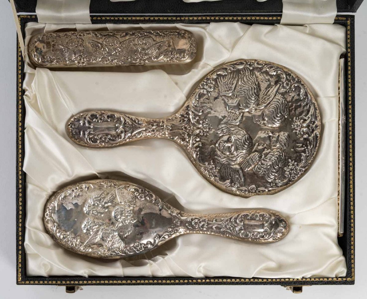 Dressing Table Set In Silver. English Work From The Broadway House § Co, 1919.-photo-3