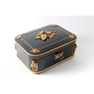 Maison Dielh, In Paris - Napoleon III Period Jewelry Box With Sinisant Decor.