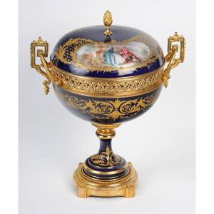 Sevres - Important Porcelain Mounted Covered Cup With Gallant Subject, Circa 1880