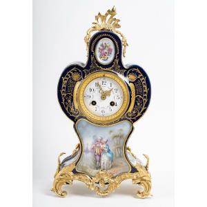 Fantaisie Galante For Neo Rococo Table Clock In Porcelain And Gilt Bronze. Circa 1890