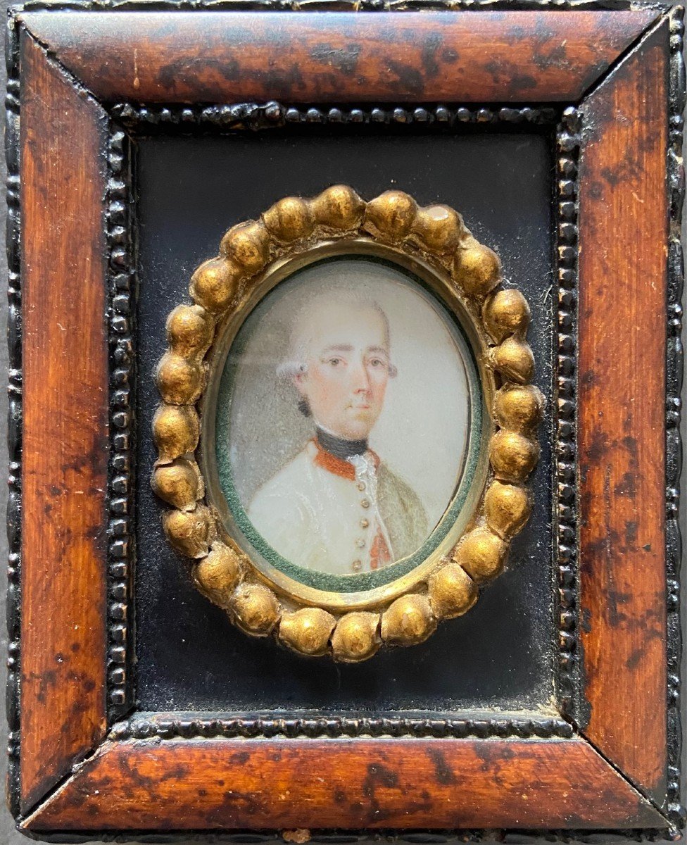 Miniature sur ivoire, Portrait d'Officier Autrichien, XVIIIème