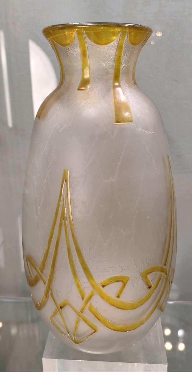 Legras - Vase Decorated With Acid-cleared Yellow Geometric Patterns.-photo-4