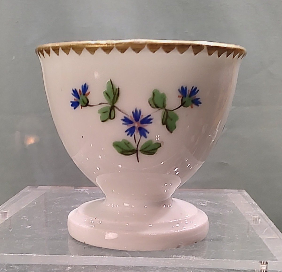 Bordeaux - Verneuilh & Neveu Manufacture - 18th Century - Egg Cup With Barbeaux Decor.-photo-1