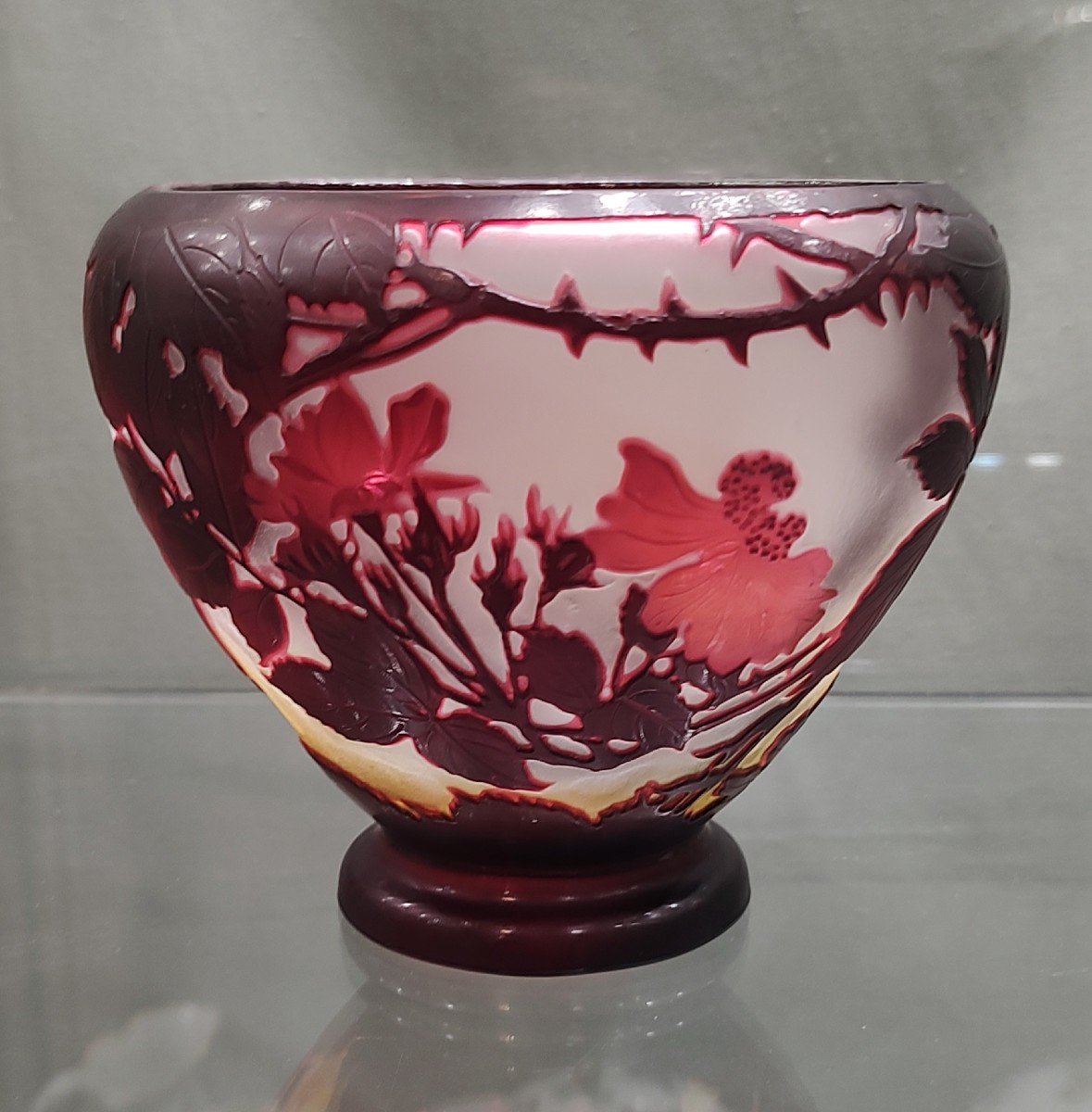 Gallé Establishments (1904-1936) - Round Bowl Decorated With Roses In Bloom And Buds.-photo-3