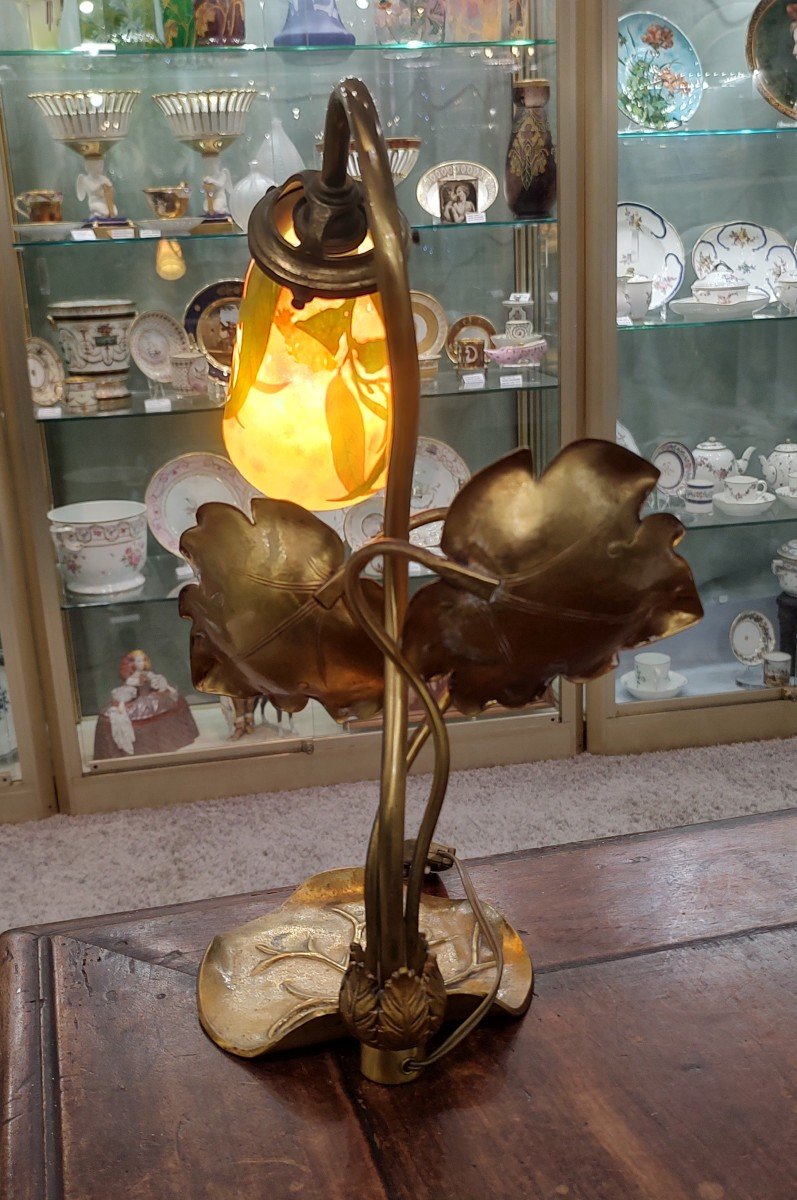 Daum Nancy - Lampe De Bureau En Bronze Doré Avec Une Tulipe Daum Nancy.-photo-4