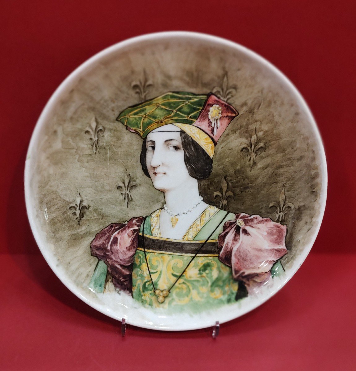 Théodore Deck (1823 - 1891) - Dish Decorated With A Portrait Of A Person In Medieval Attire.