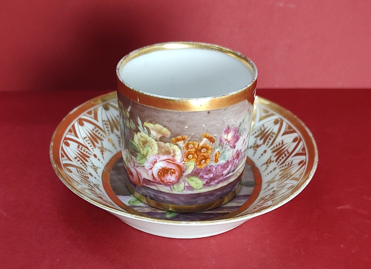 Paris - XVIIIe Siècle - Tasse Et Sa Sous Tasse à Décor Polychrome De Fleurs.-photo-2