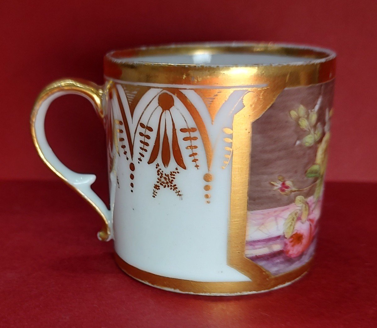 Paris - XVIIIe Siècle - Tasse Et Sa Sous Tasse à Décor Polychrome De Fleurs.-photo-1