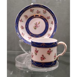 Sèvres Manufacture - 18th Century - Louis XVI - Mignonette Cup And Its Saucer.