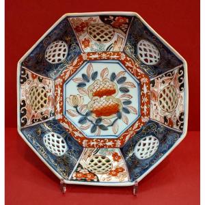 Japan - 18th Century - Octagonal Shaped Cup Decorated In The Imari Palette.
