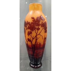 Daum Nancy - Early 20th Century - Vase With Lake Landscape Decor.