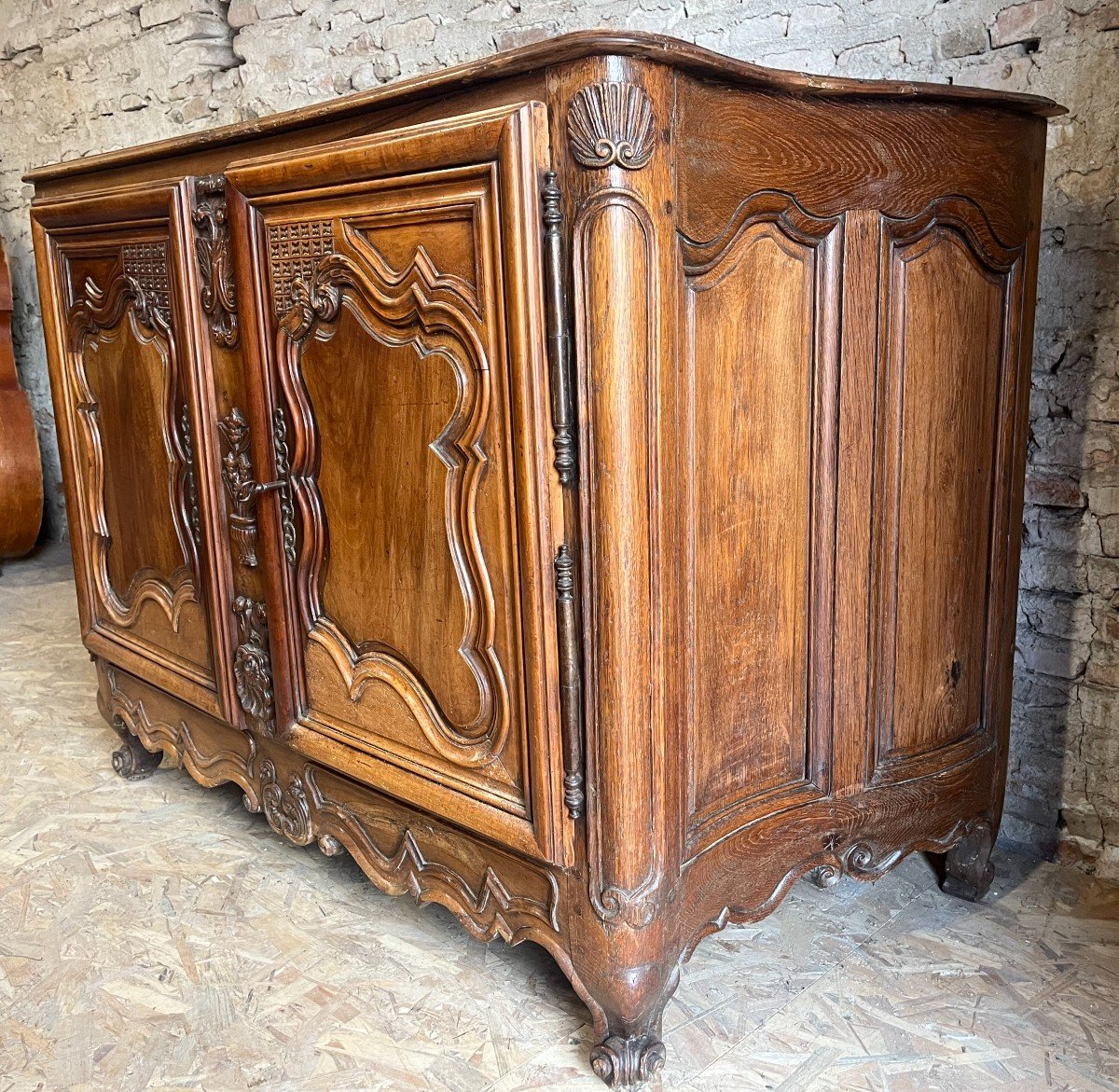 18th Century Louis XV Sideboard With Curved Sides In Walnut-photo-3