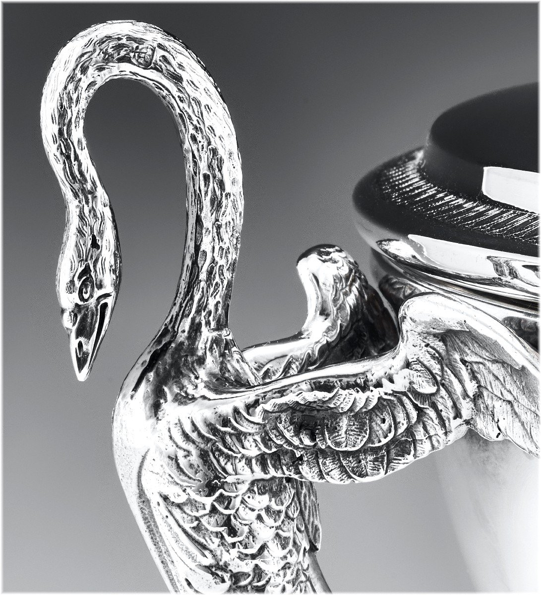 Tetard Frères : Important French Sterling Silver Soup Tureen  - Empire Style - Swans-photo-4