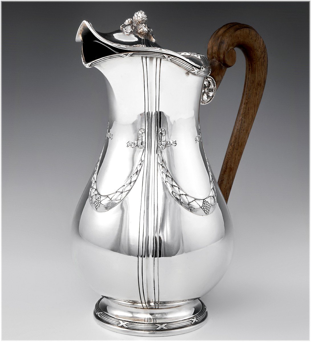 YTASSE & FOURNERET : Broc / Verseuse en Argent massif de Style Louis XVI