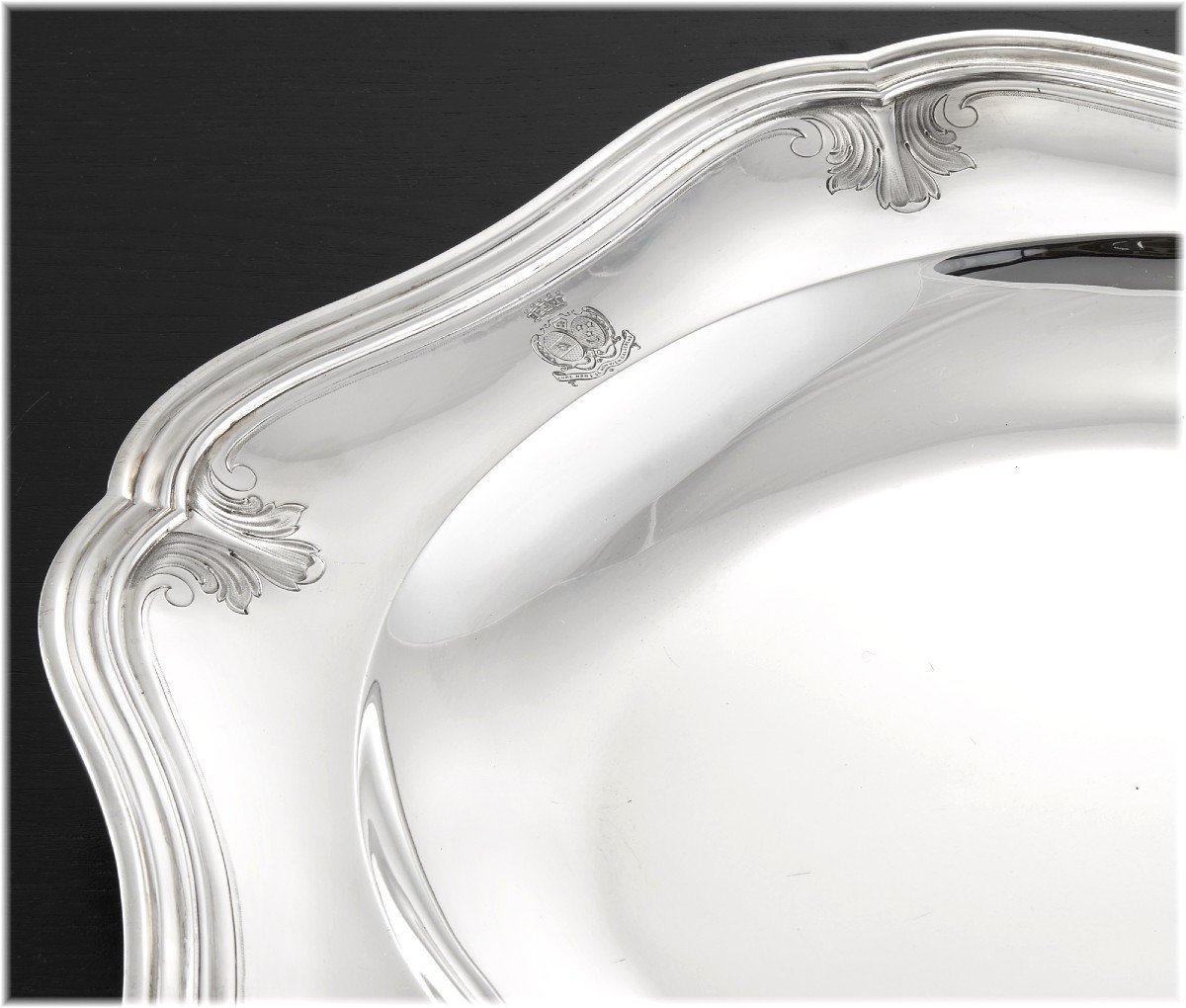 André Aucoc: Large French Sterling Silver Dish / Platter With Foliage Accents - Coat Of Arms-photo-4