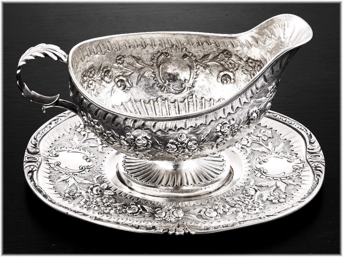 Seinques: Louis XVI  Style Sauceboat On Tray In Sterling Silver Decorated With Roses-photo-4