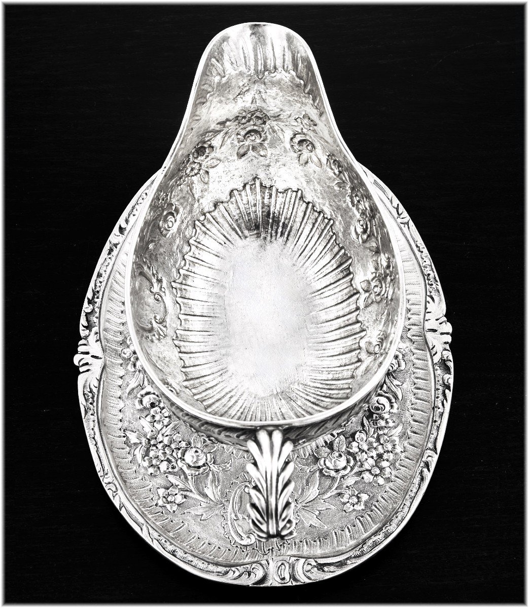 Seinques: Louis XVI  Style Sauceboat On Tray In Sterling Silver Decorated With Roses-photo-4