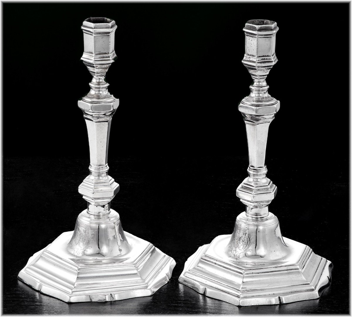 Le Tailleur : Rare Pair Of Solid Silver Candlesticks With Coat Of Arms - Rennes 1747