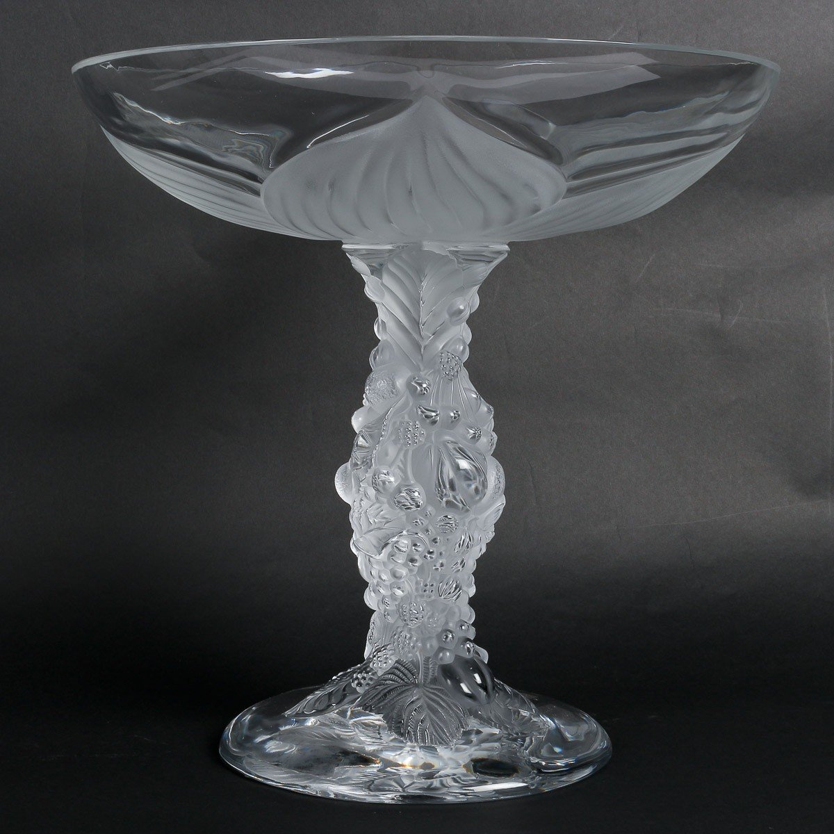 Proantic: Maison Lalique France Large Fruit Coupe