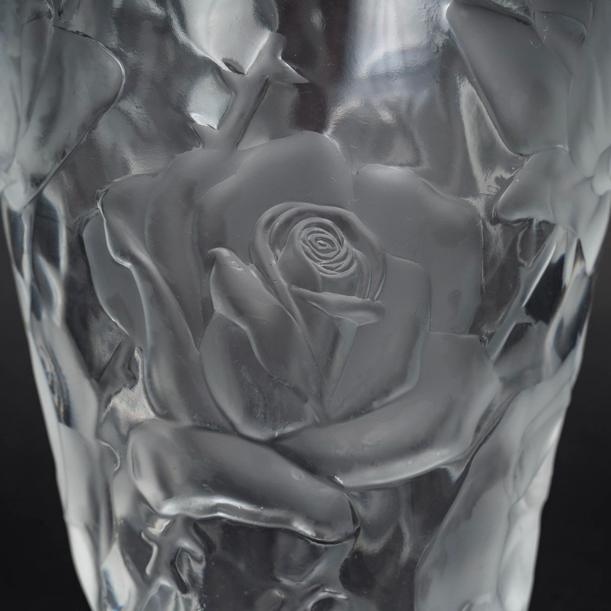 Maison Lalique France, Vase Model "ispahan"-photo-4