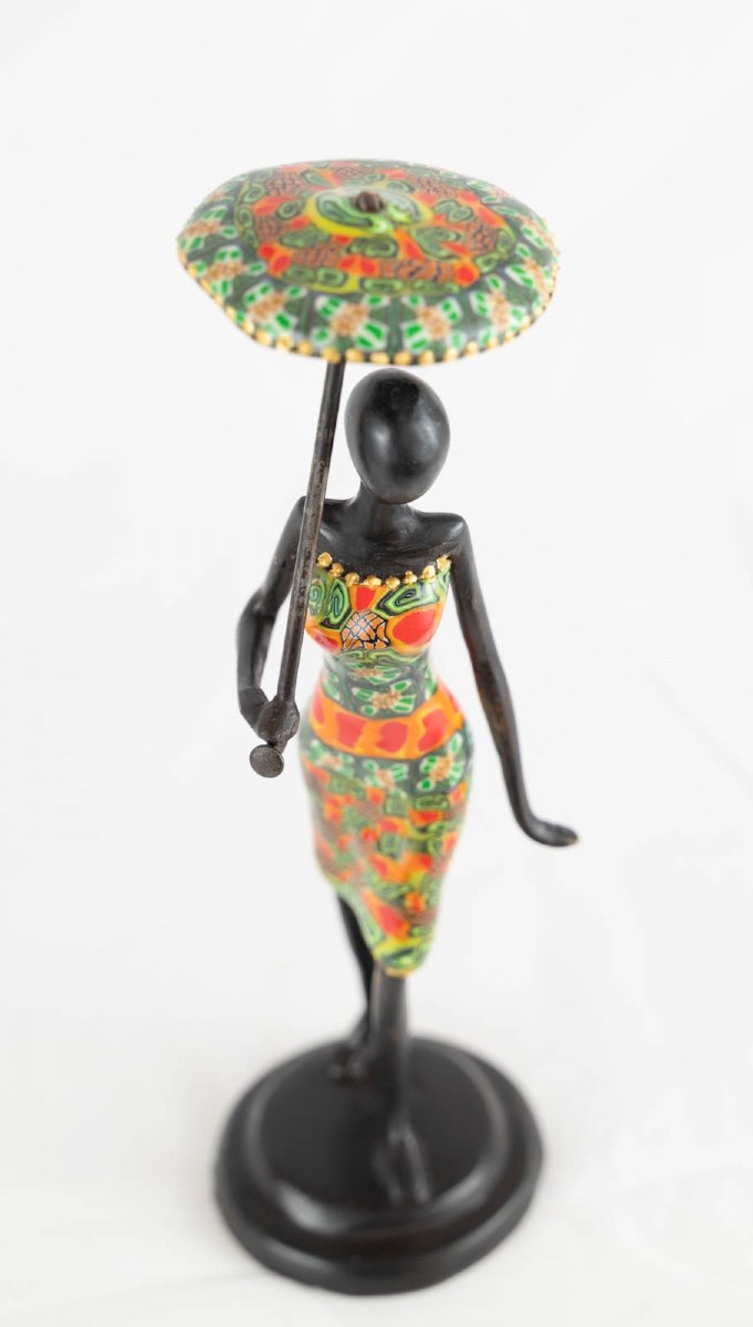 Yannick Le Bloas: Woman With An Umbrella -photo-4