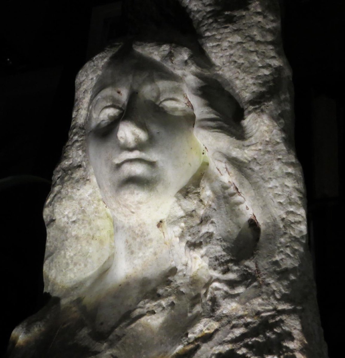 [symbolism / Art Nouveau] Important White Marble Bust Depicting A Young Woman. Height: 58 Cm-photo-3