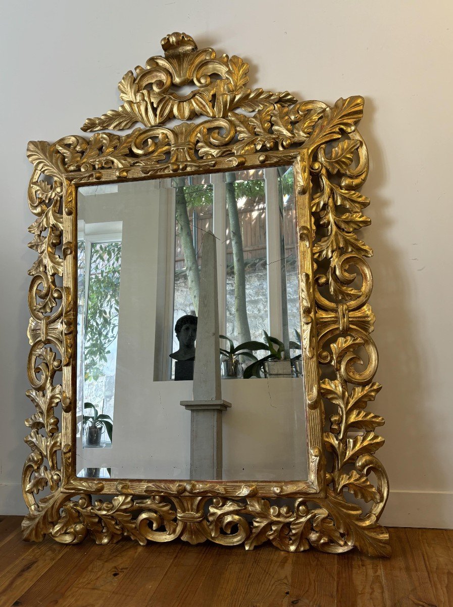 Début 20th Century Italian Mirror In Gilded Carved Wood, Decorated With Oak Leaves