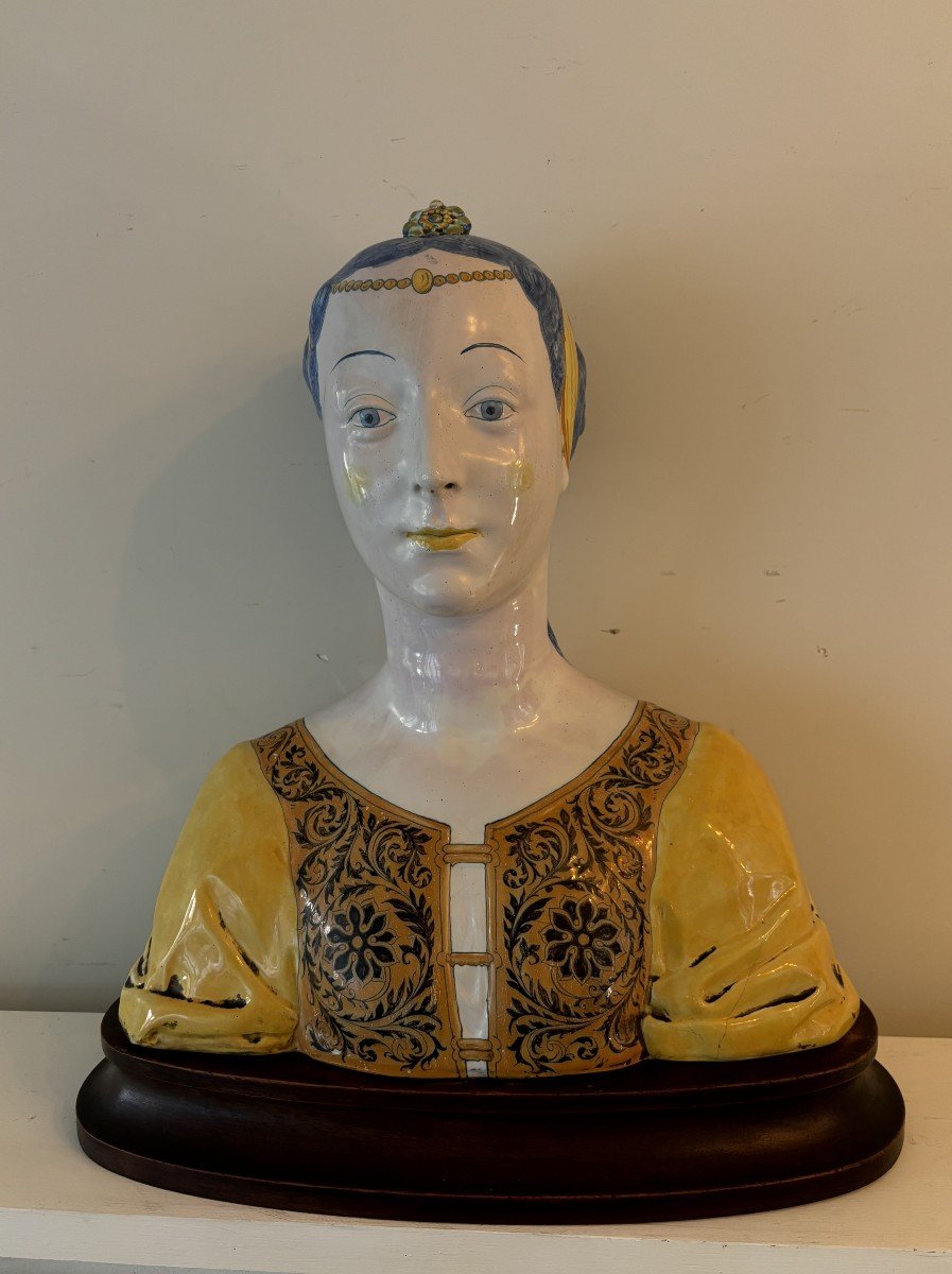 Bust Of A Woman In Earthenware In The Style Of Della Robbia. -photo-4