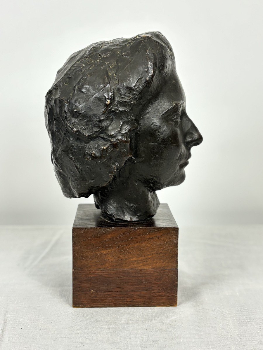 Buste en bronze Tête De Femme Sur Socle En Bois, Patine Brune.-photo-4