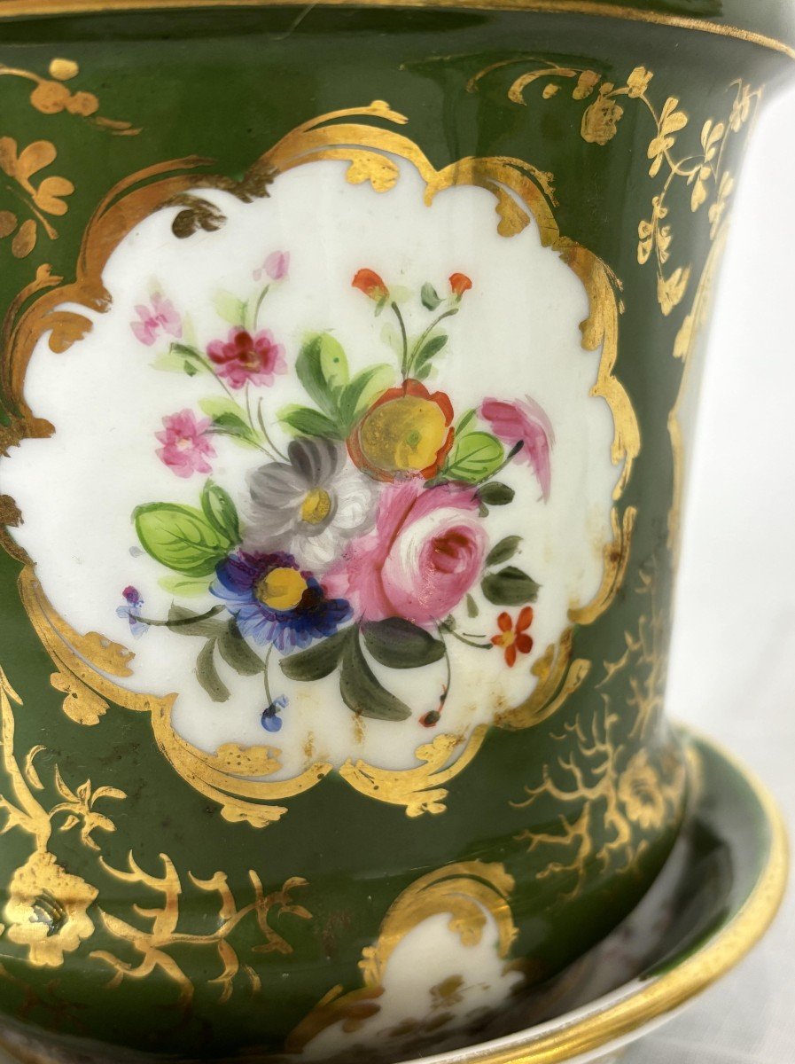 Pair Of Paris Porcelain Planters With Green Ground And Floral And Gold Motifs, 19th Century-photo-4