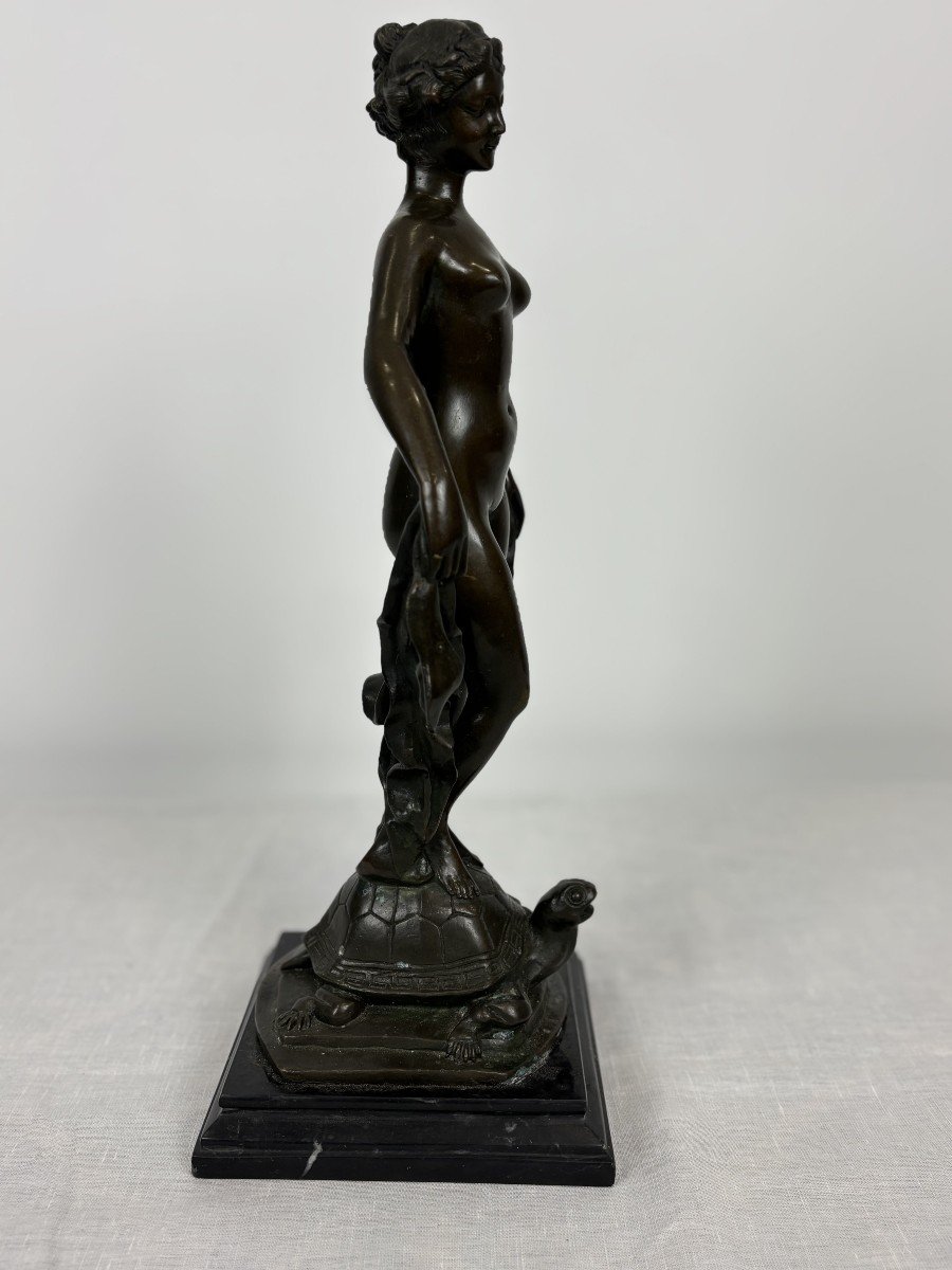 Bronze Signé Nino Oliviono - Figure Féminine Sur Tortue - XXe Siècle-photo-3