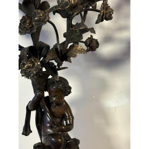 Paire De grands Candélabres à cinq lumières En Bronze à Patine Brune, ornés de putti,19e Siècle